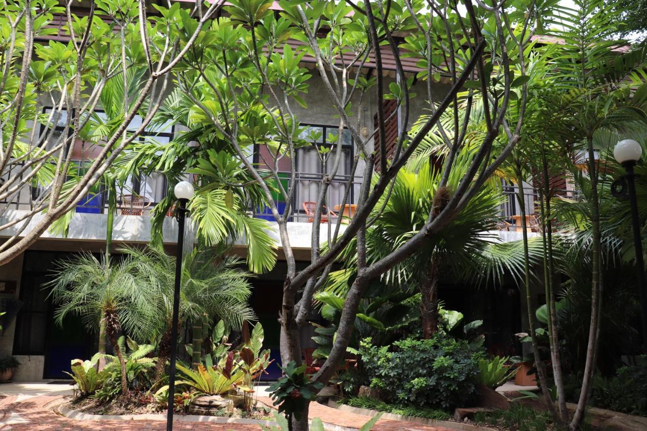 The Picturebook Guesthouse Mae Sot Exterior photo