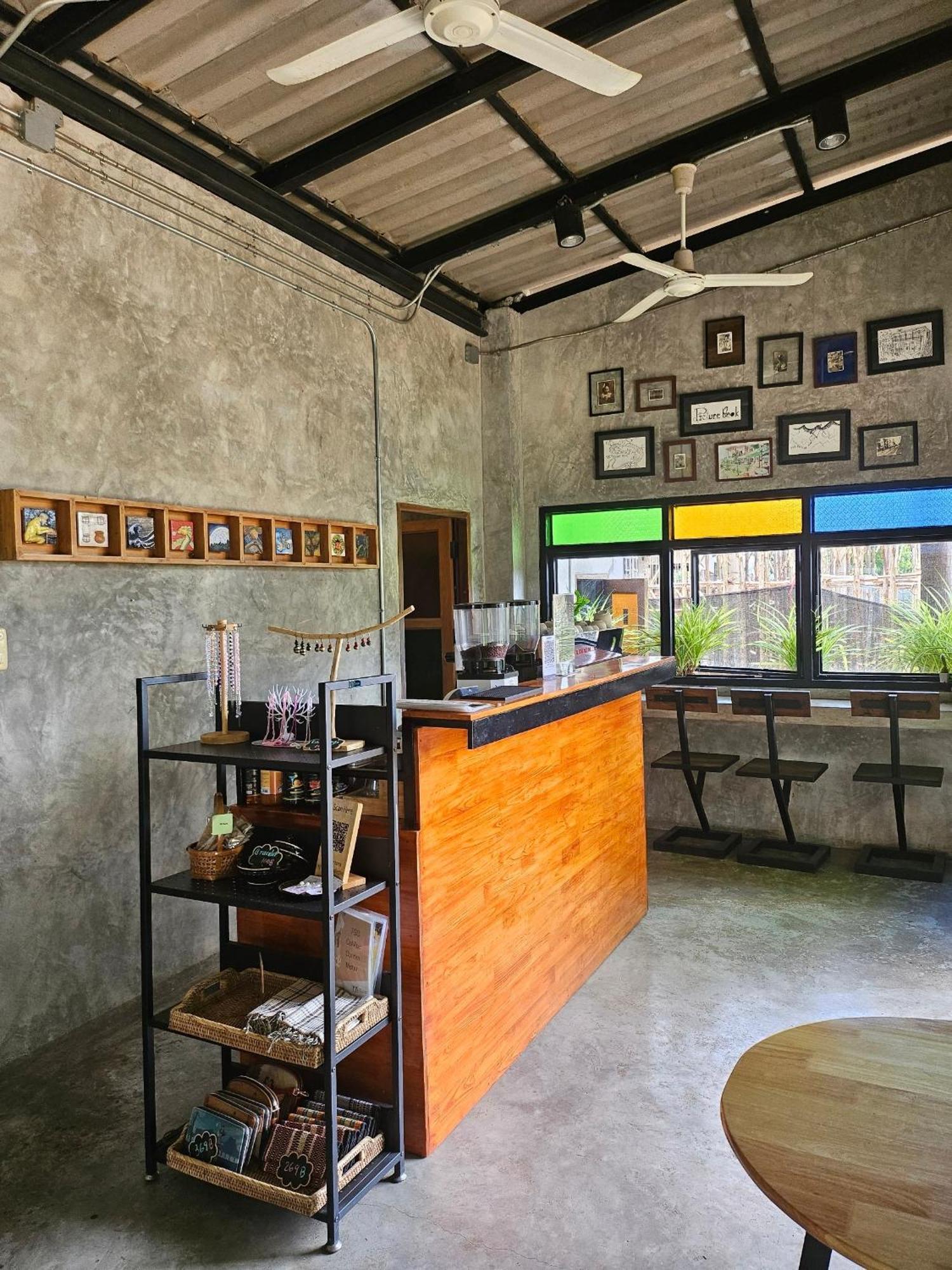 The Picturebook Guesthouse Mae Sot Exterior photo
