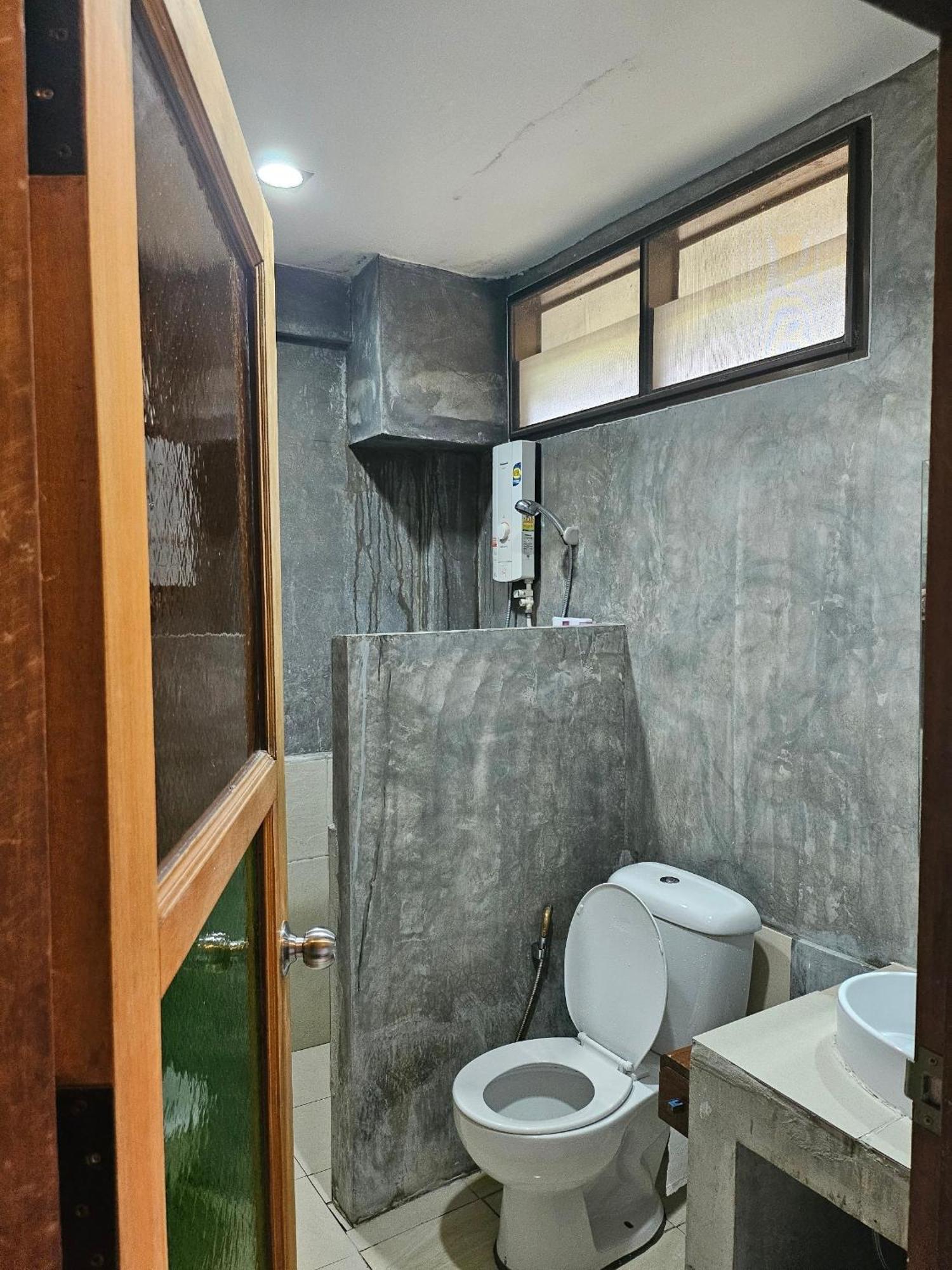 The Picturebook Guesthouse Mae Sot Exterior photo